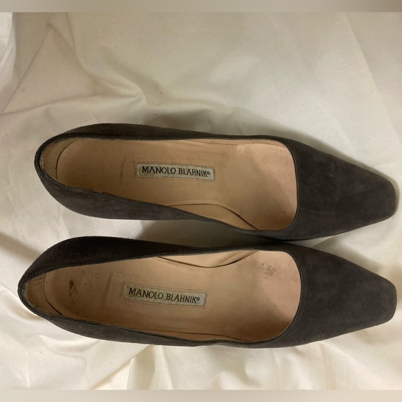 MANOLO BLAHNIK Suede Pumps 37.5 Dark Taupe EUC - Picture 2 of 12